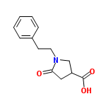 InChI=1/C13H15NO3/c15-12-8-11(13(16)17)9-14(12)7-6-10-4-2-1-3-5-10/h1-5,11H,6-9H2,(H,16,17)